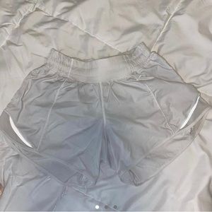 Lululemon hotty hot shorts 4” size 2